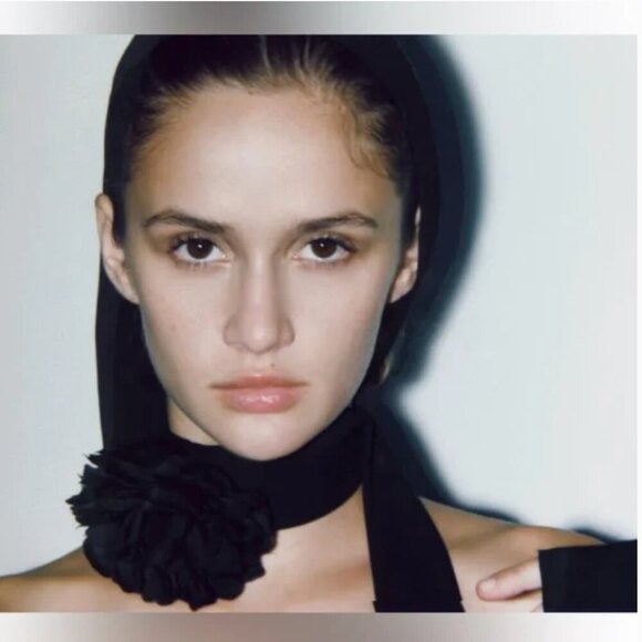 BLOGGER'S FAVE! Zara Flower Scarf NWT - Picture 2 of 11